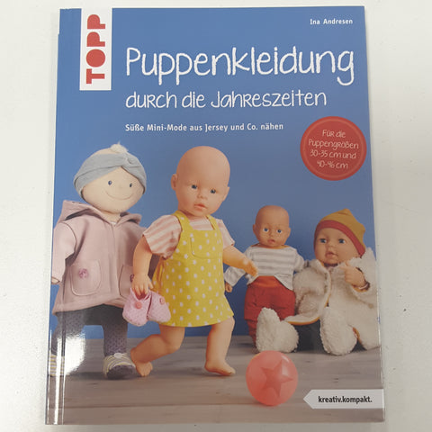 Puppenkleidung durch die Jahreszeiten